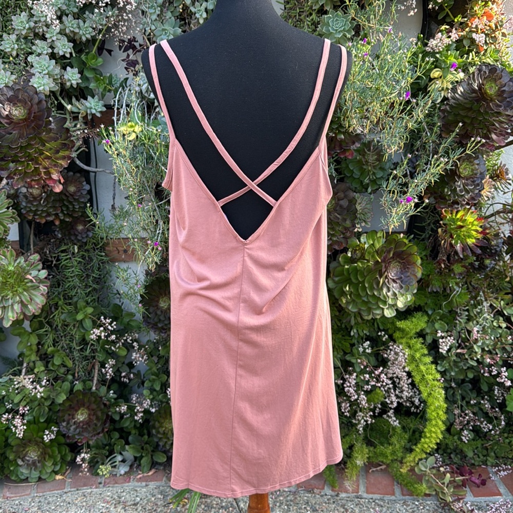 Pretty Sleeveless Dress - Picture 2 of 2